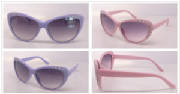 webassets/Cat-Eyewear-Sunglasses-with-Rhinesstones-on-The-Frames.Woman.jpg